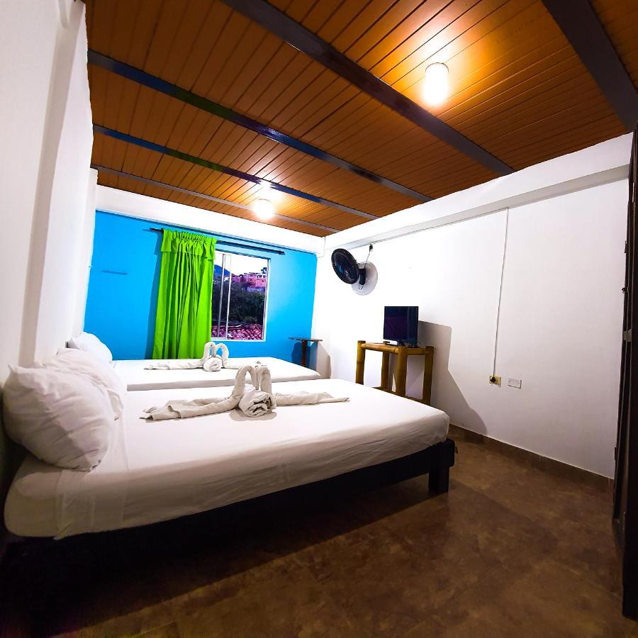 Hostal La Mercedes Street Cali Exterior photo